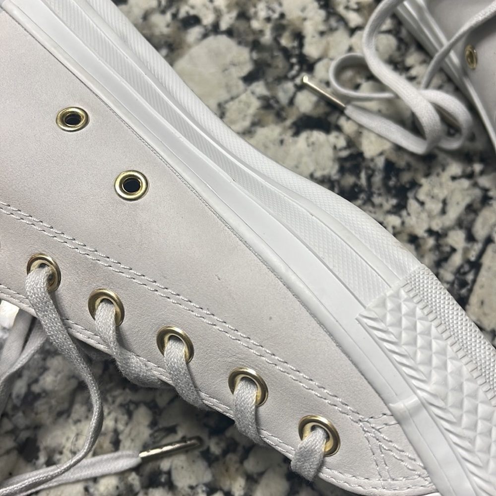 Converse - Picture 6 of 8